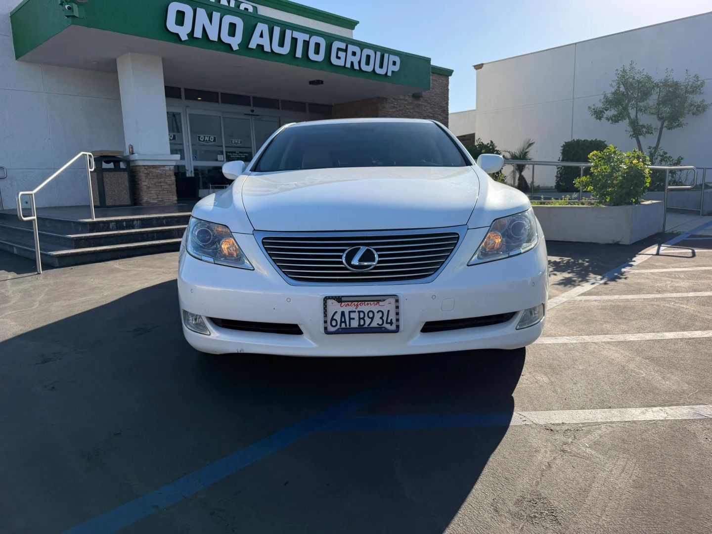 Photo 2 of this Lexus LS 460