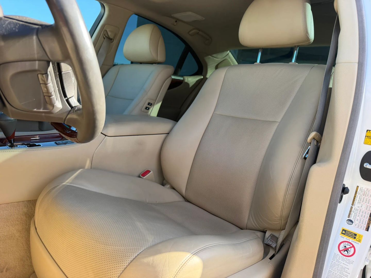 Photo 10 of this Lexus LS 460