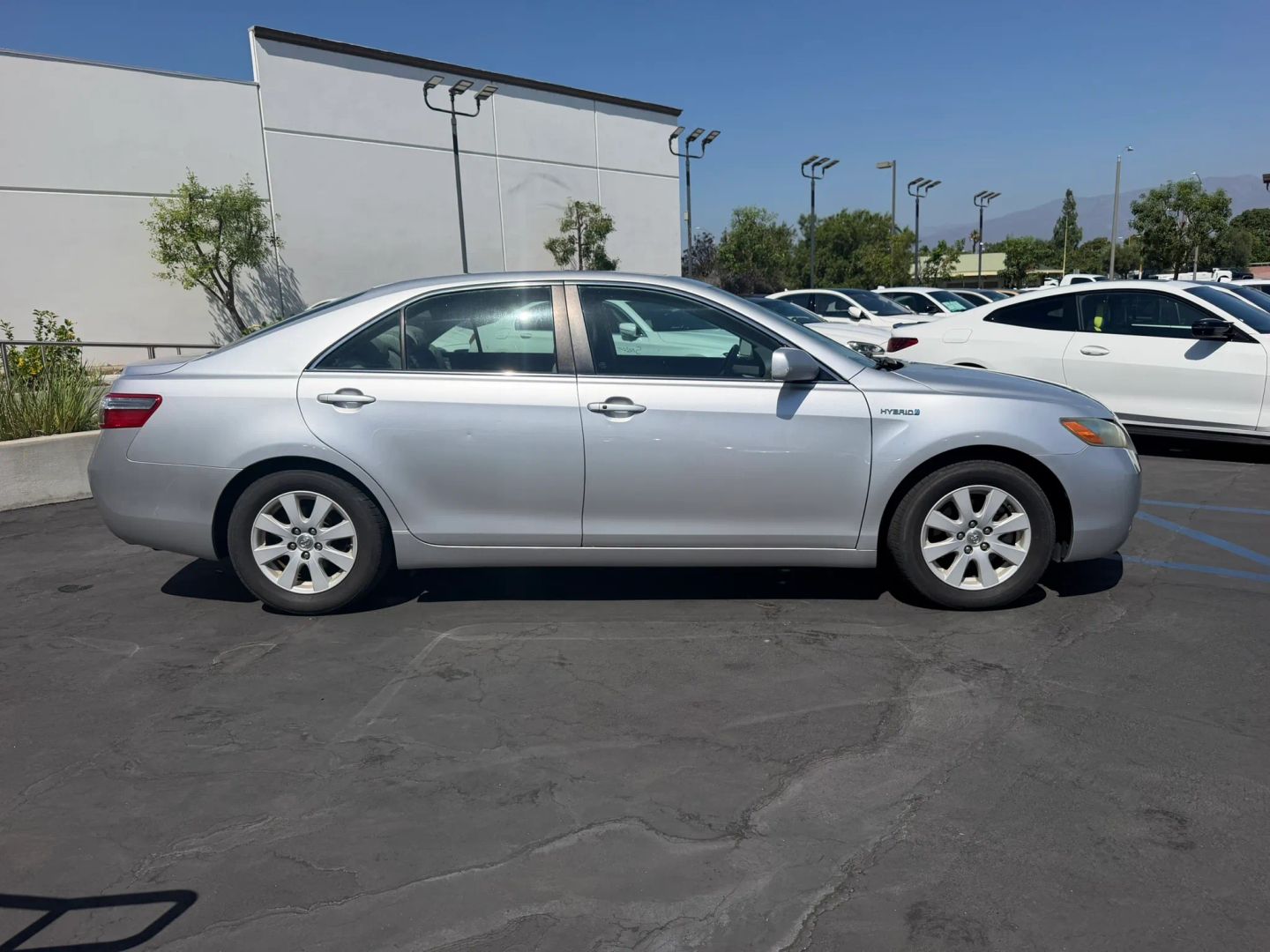 Photo 4 of this Toyota Camry Hybrid
