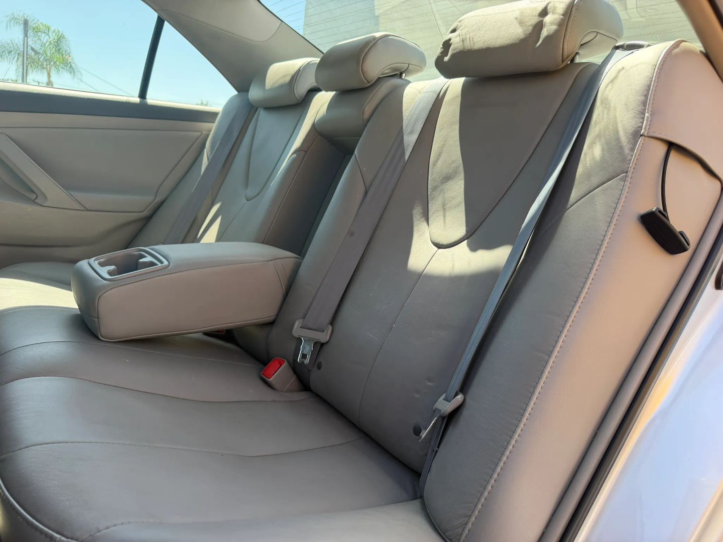 Photo 13 of this Toyota Camry Hybrid