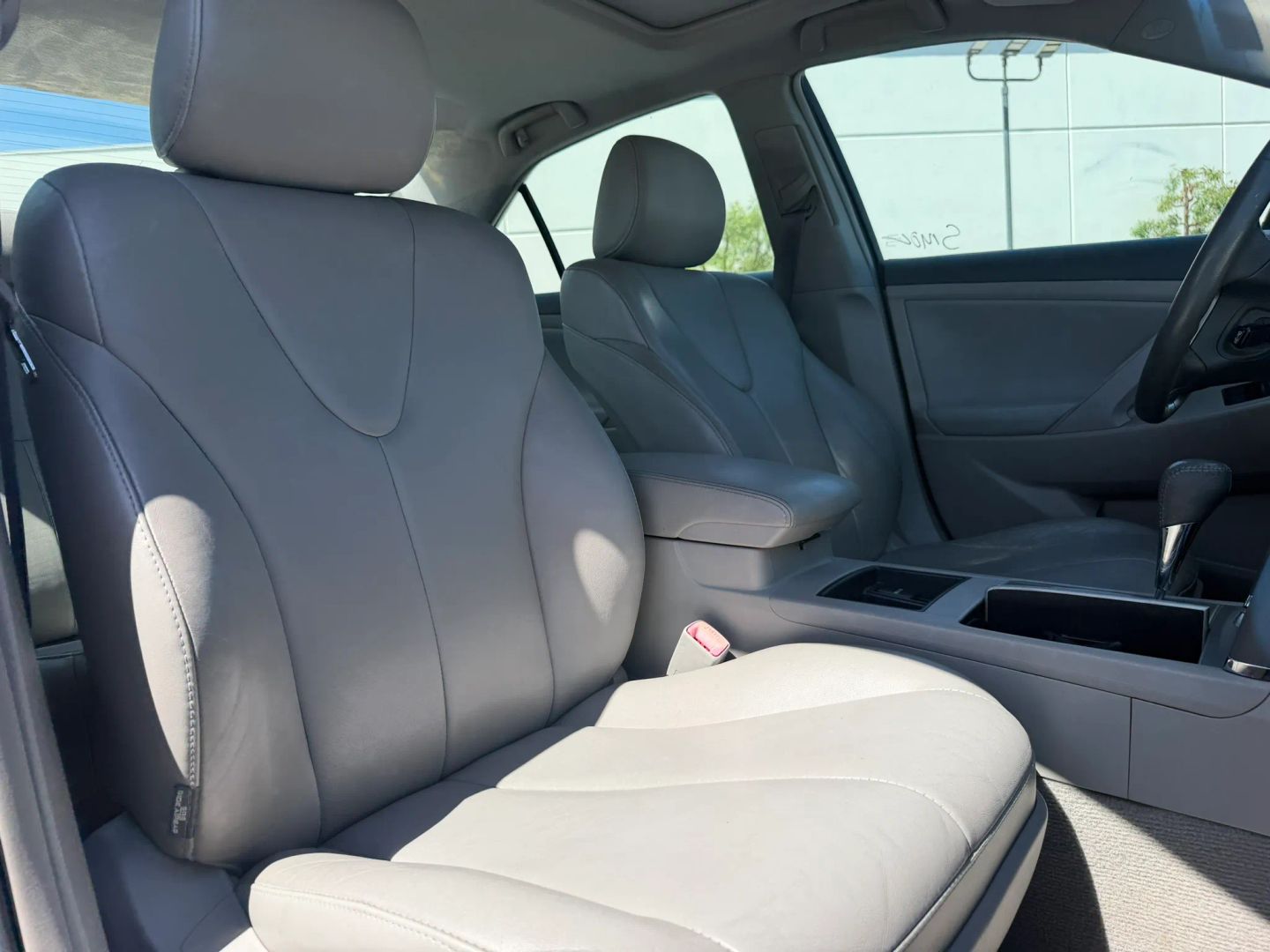 Photo 16 of this Toyota Camry Hybrid