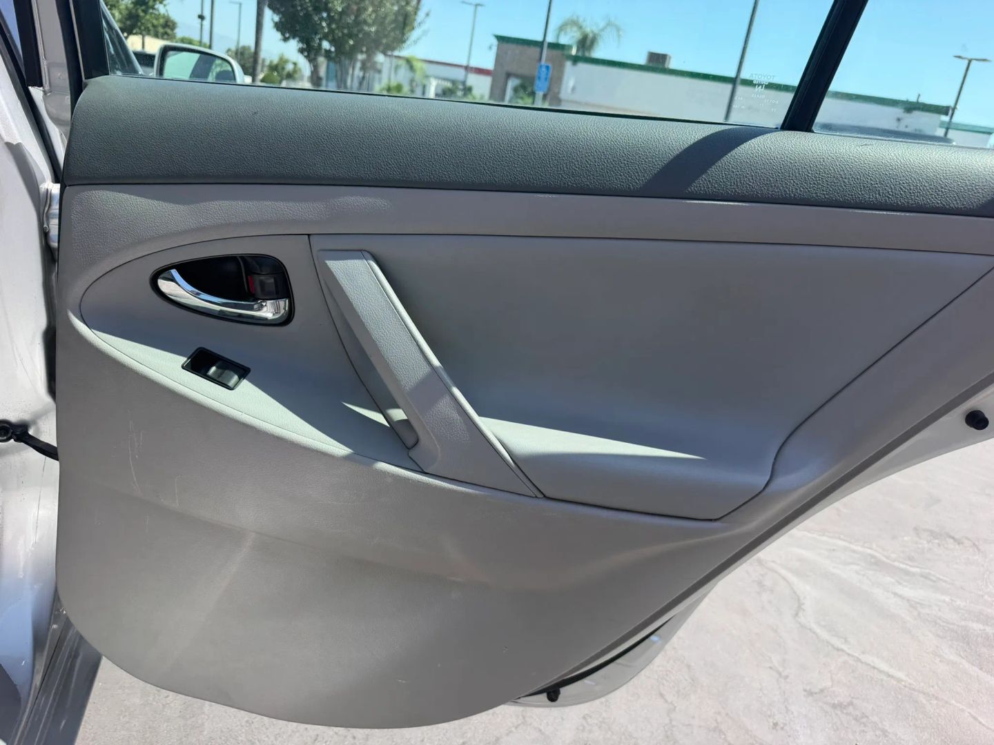 Photo 17 of this Toyota Camry Hybrid