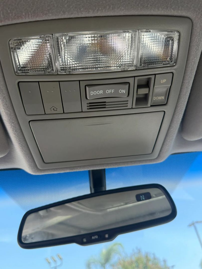 Photo 27 of this Toyota Camry Hybrid