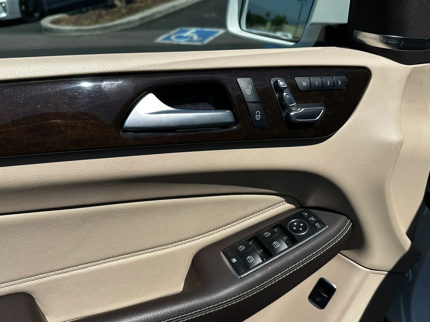 Photo 12 of this Mercedes-Benz GLE 350