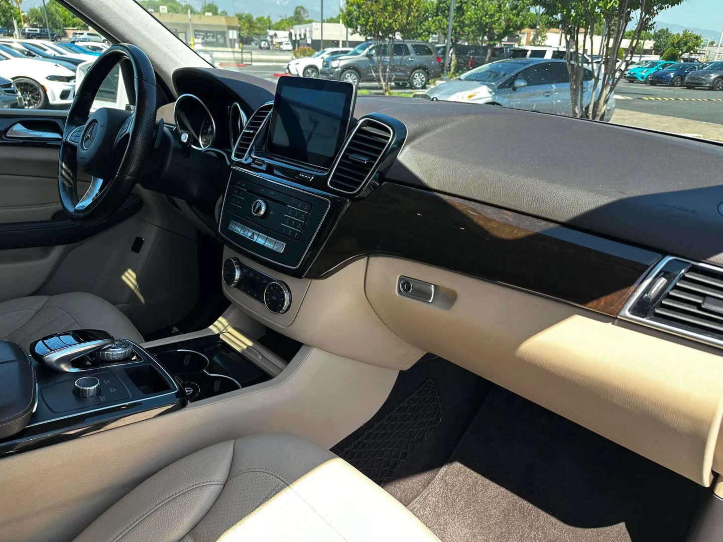 Photo 13 of this Mercedes-Benz GLE 350