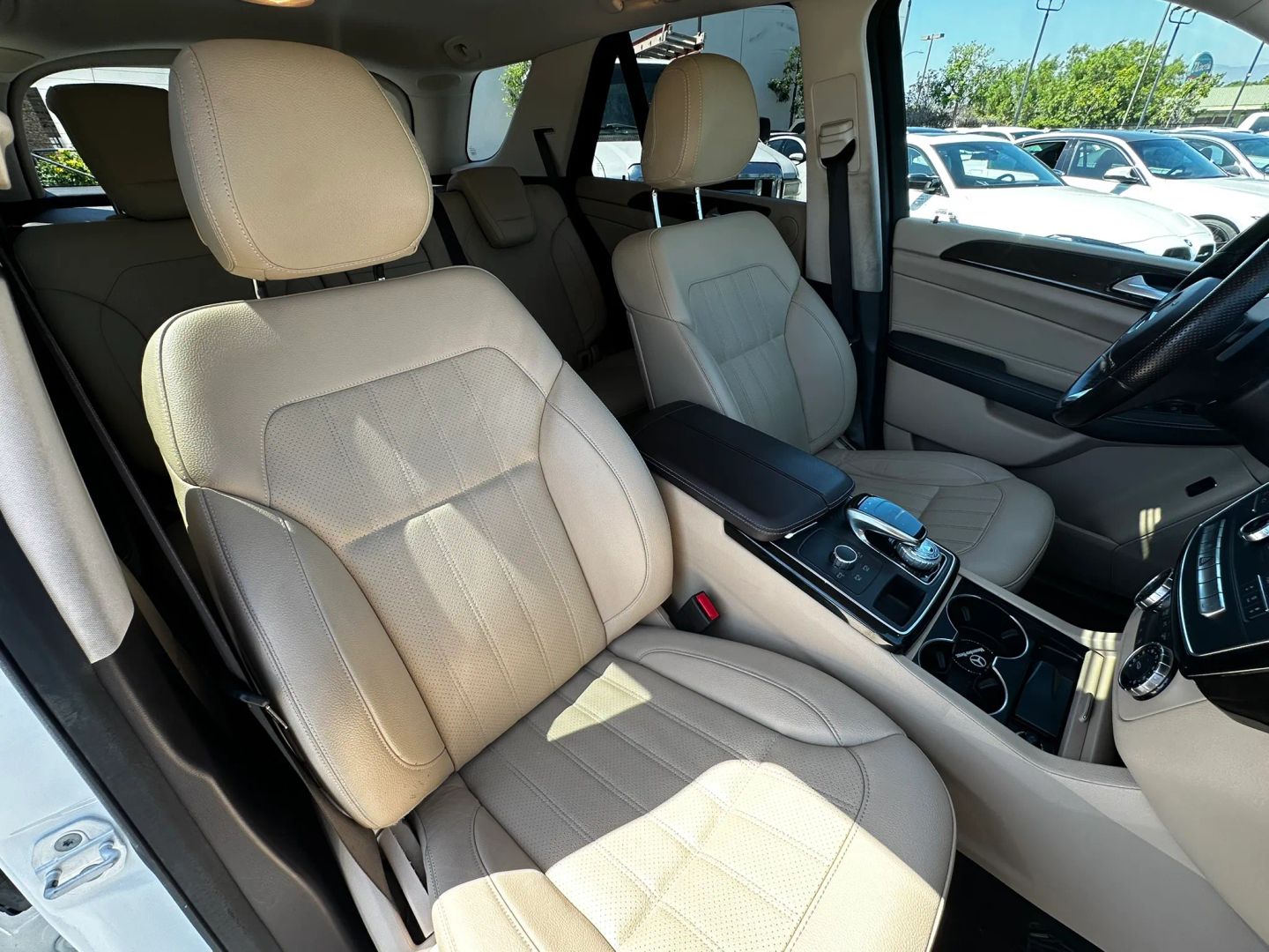 Photo 14 of this Mercedes-Benz GLE 350