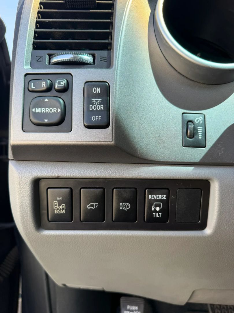 Photo 32 of this Toyota Sequoia