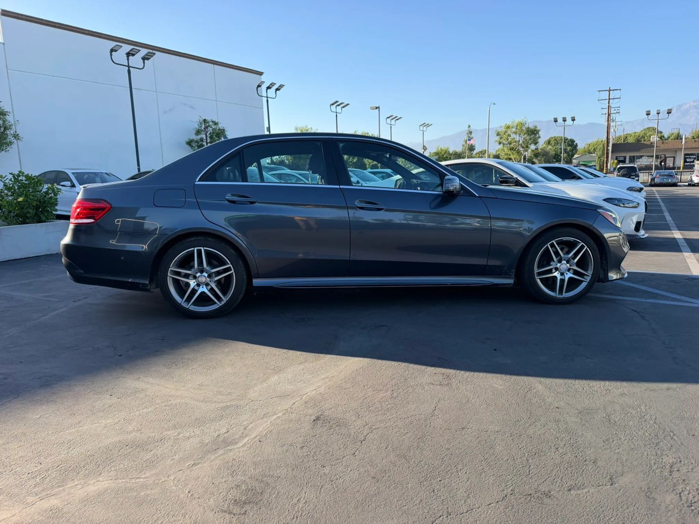 Photo 5 of this Mercedes-Benz E 350