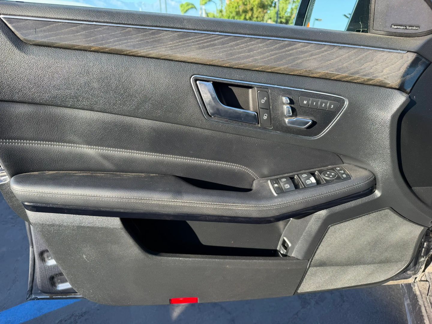 Photo 9 of this Mercedes-Benz E 350