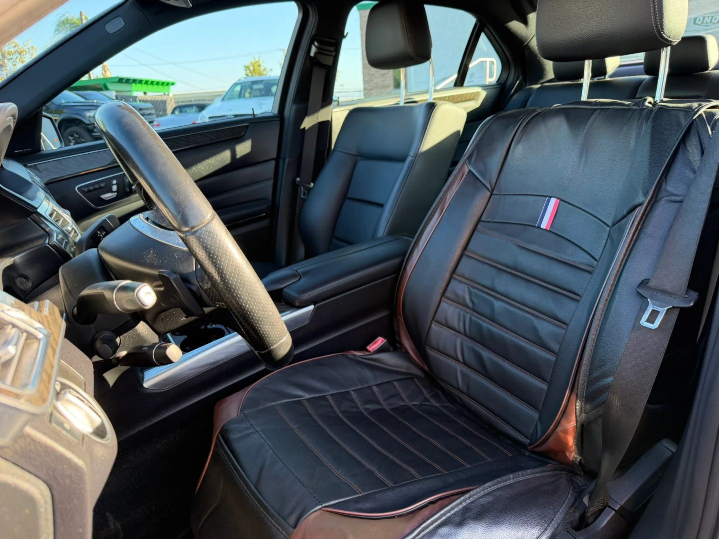 Photo 10 of this Mercedes-Benz E 350