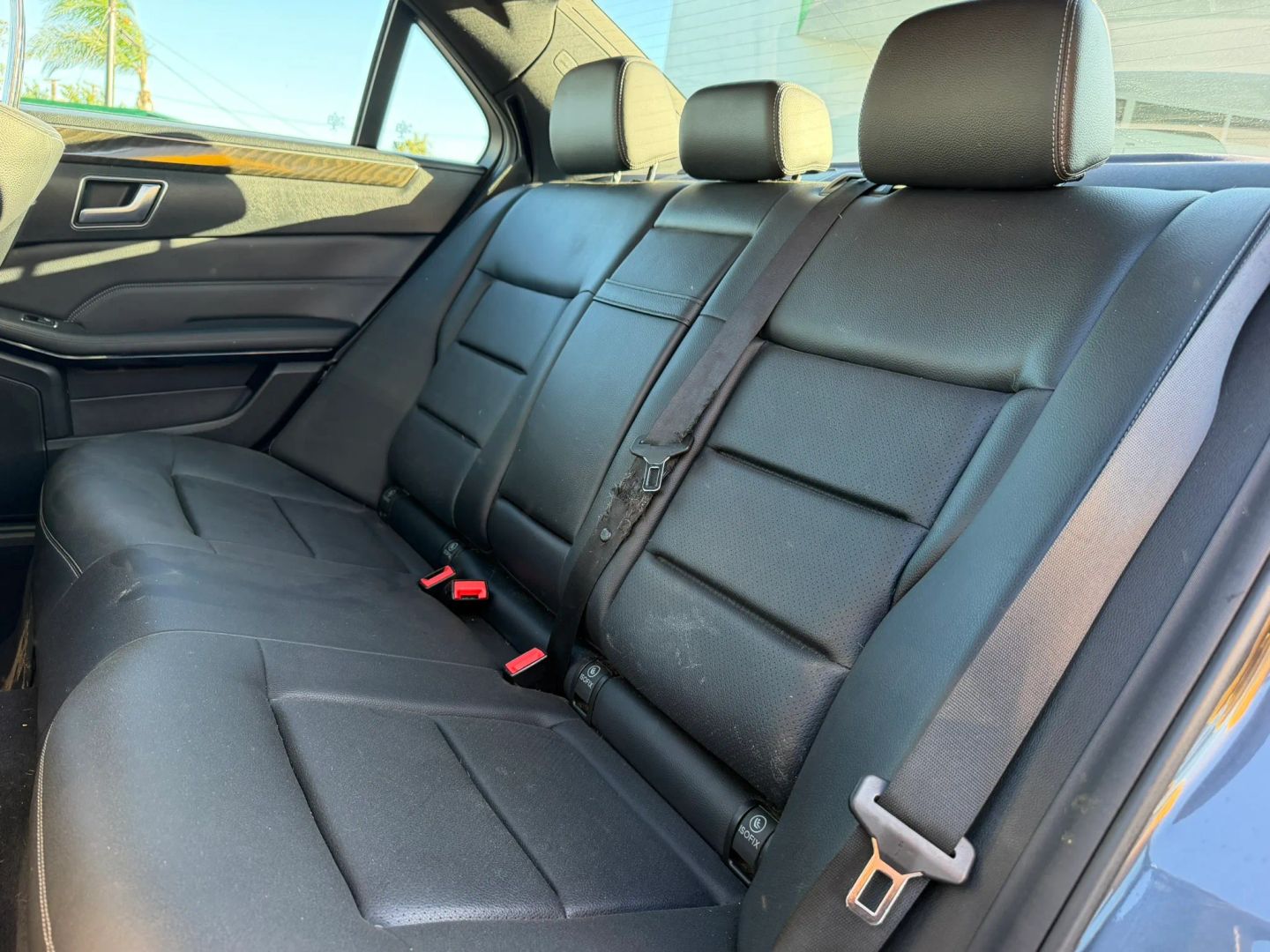 Photo 13 of this Mercedes-Benz E 350