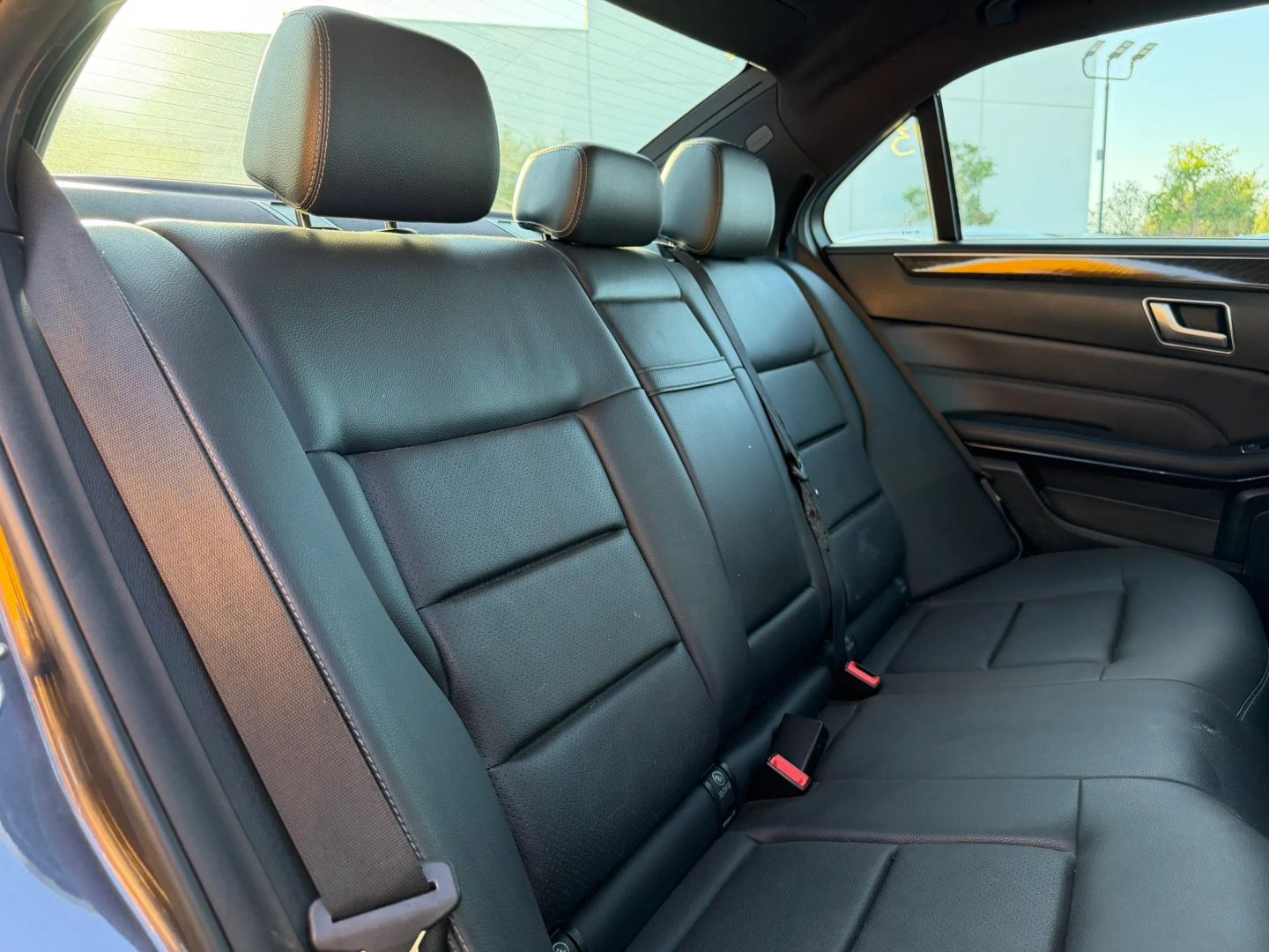 Photo 15 of this Mercedes-Benz E 350