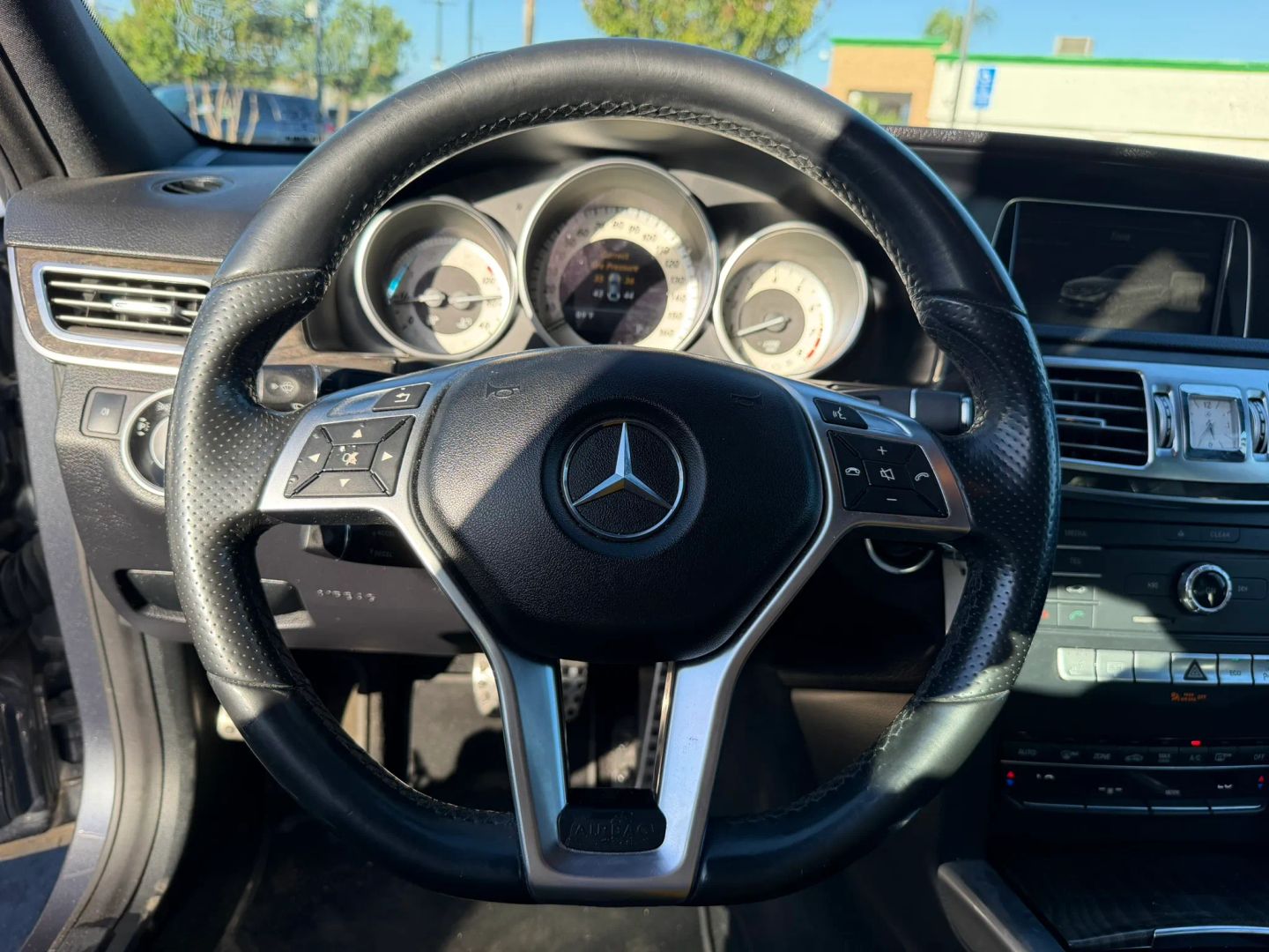 Photo 18 of this Mercedes-Benz E 350