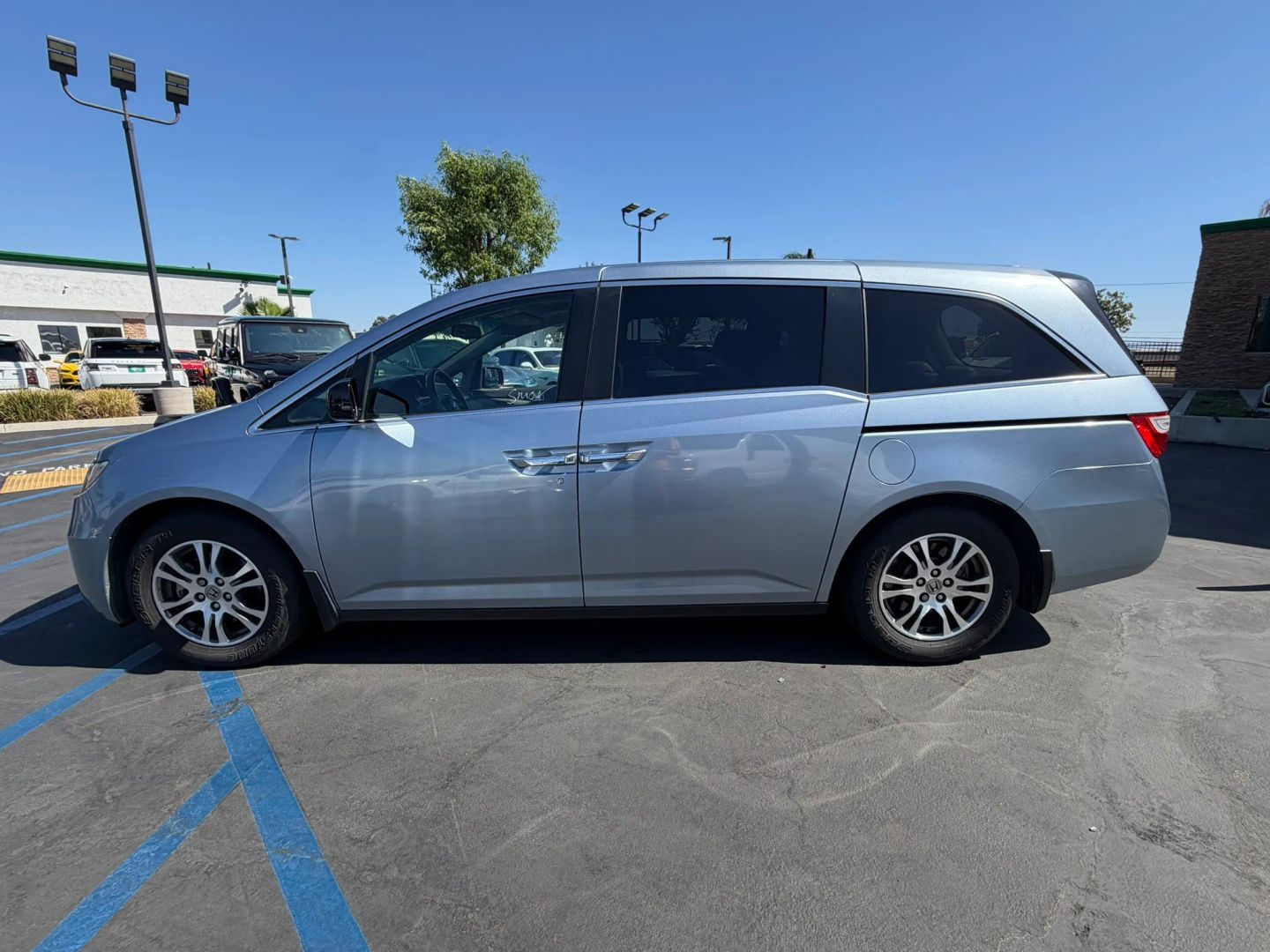 Photo 5 of this Honda Odyssey