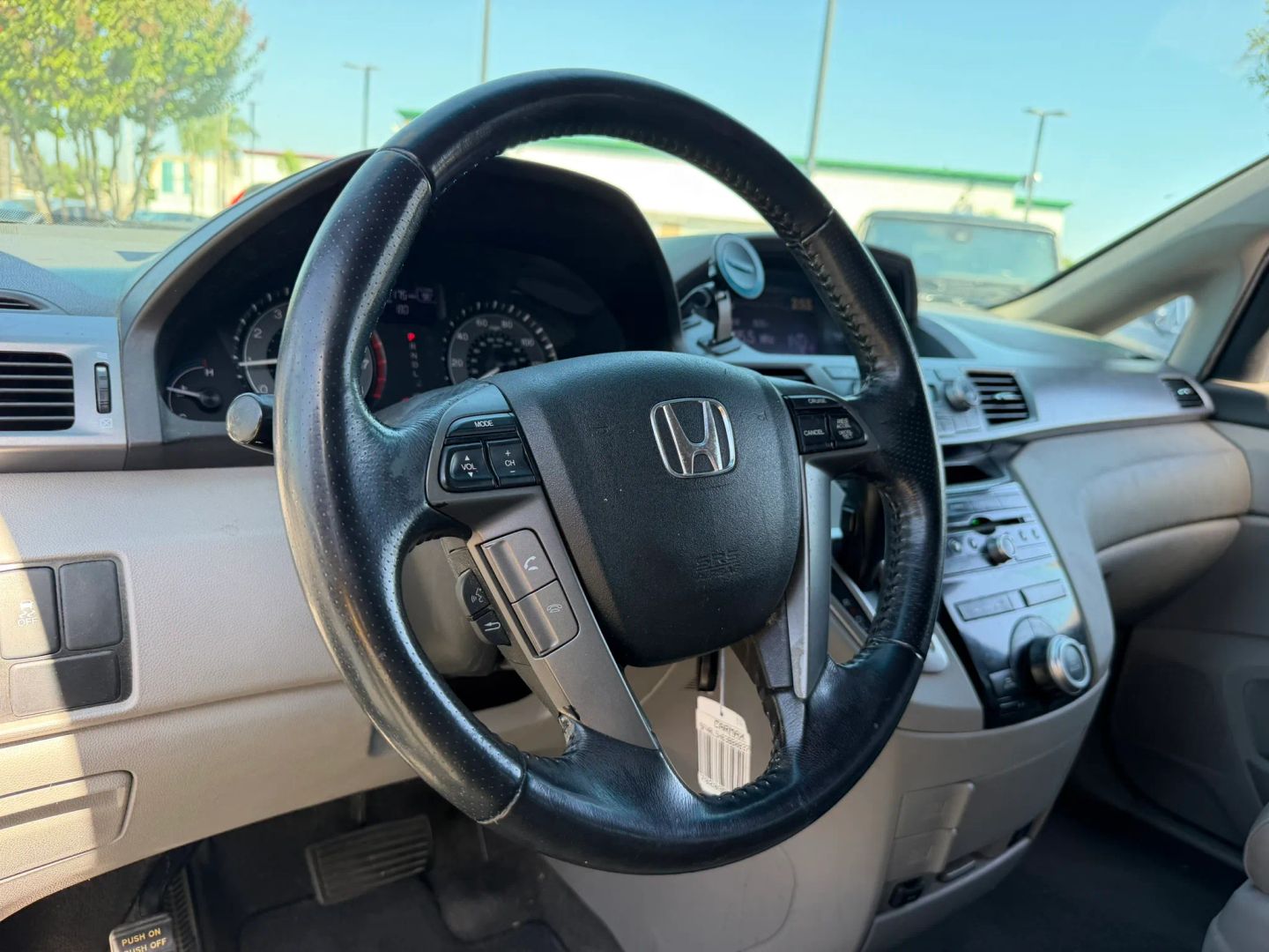 Photo 11 of this Honda Odyssey