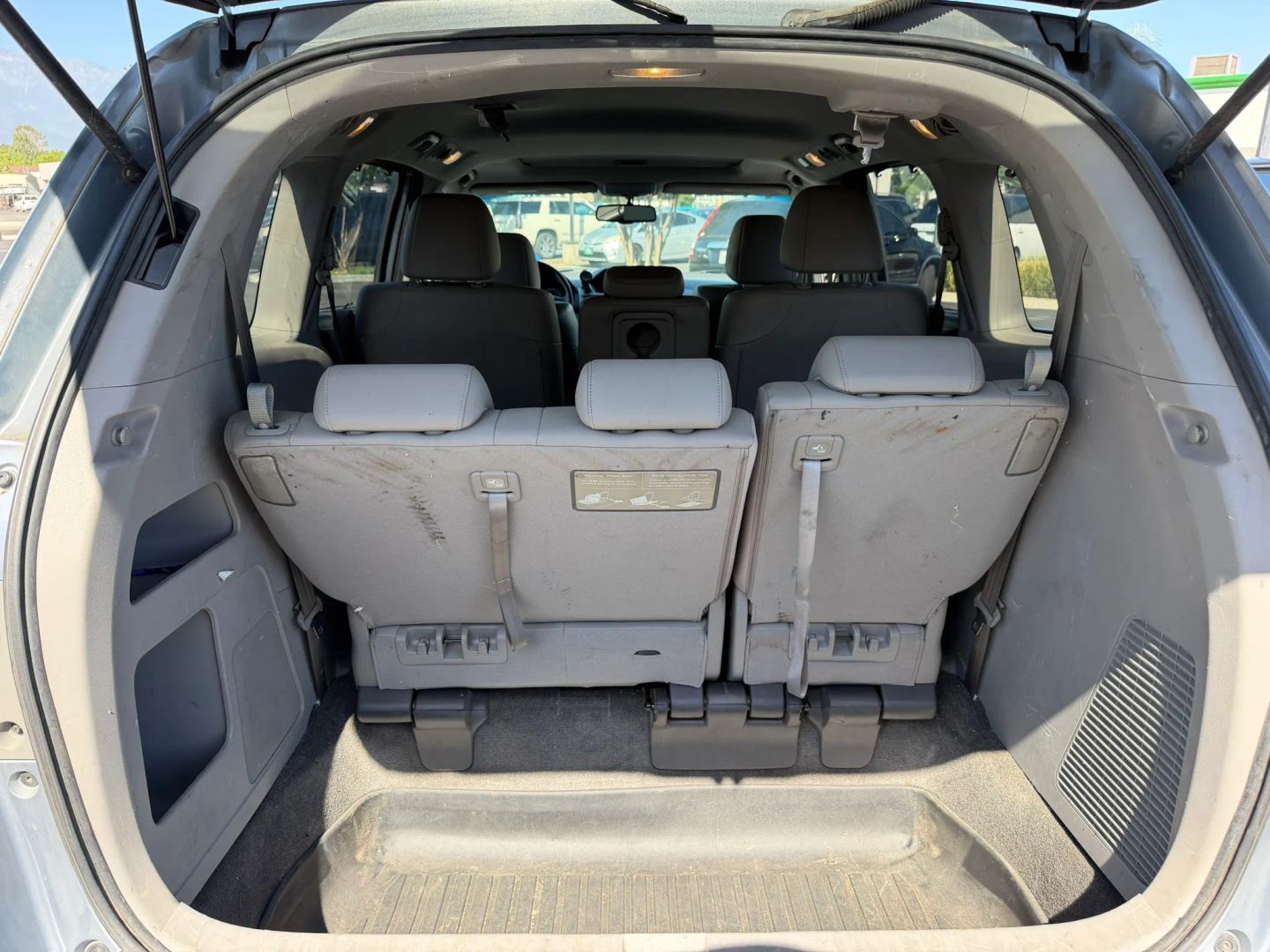 Photo 14 of this Honda Odyssey