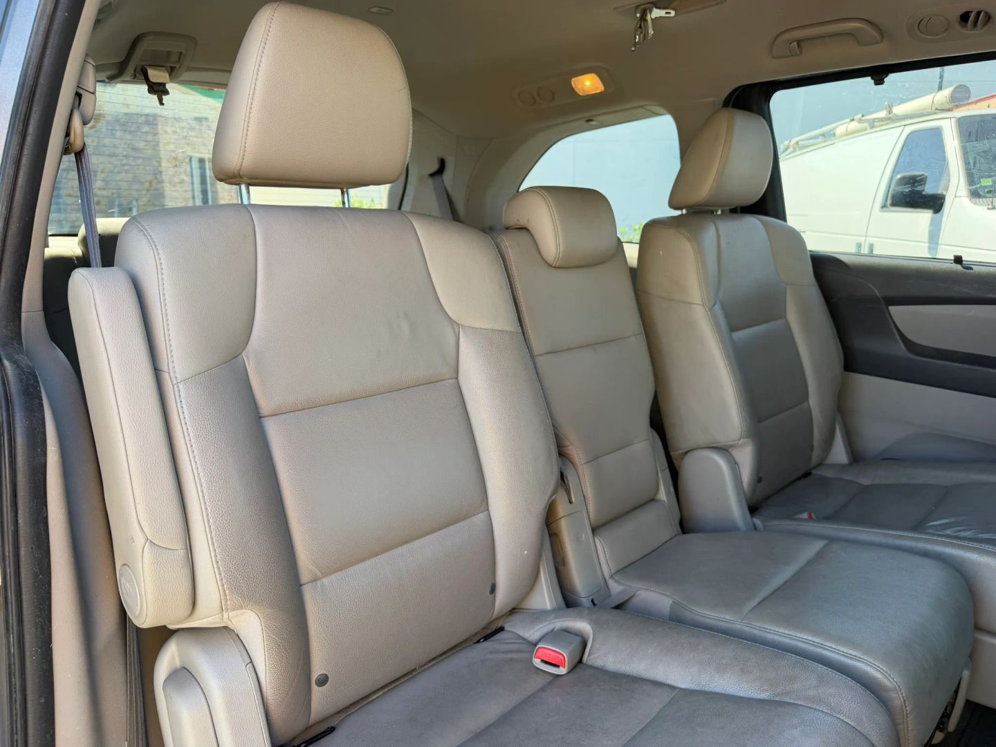 Photo 17 of this Honda Odyssey