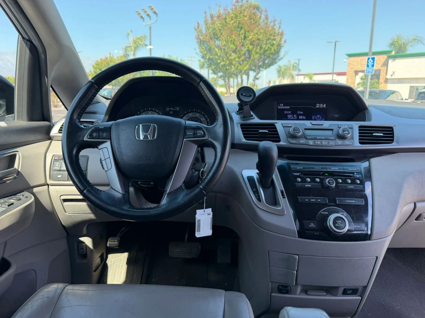 Photo 19 of this Honda Odyssey