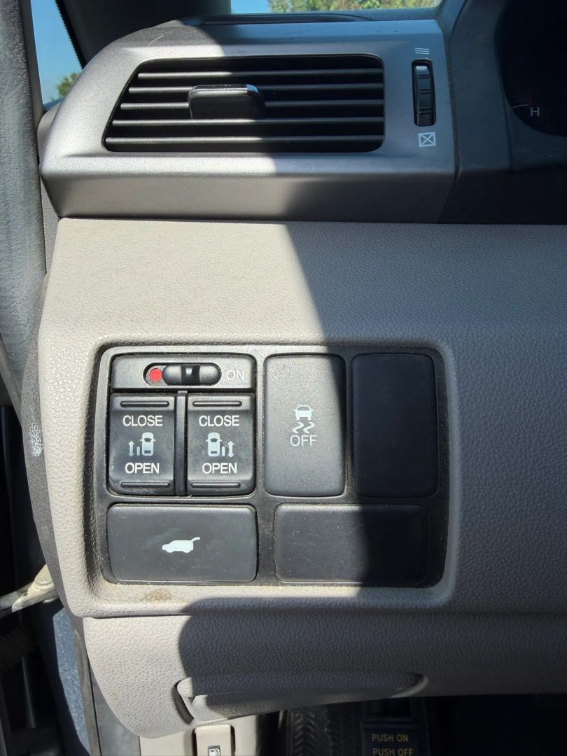 Photo 28 of this Honda Odyssey