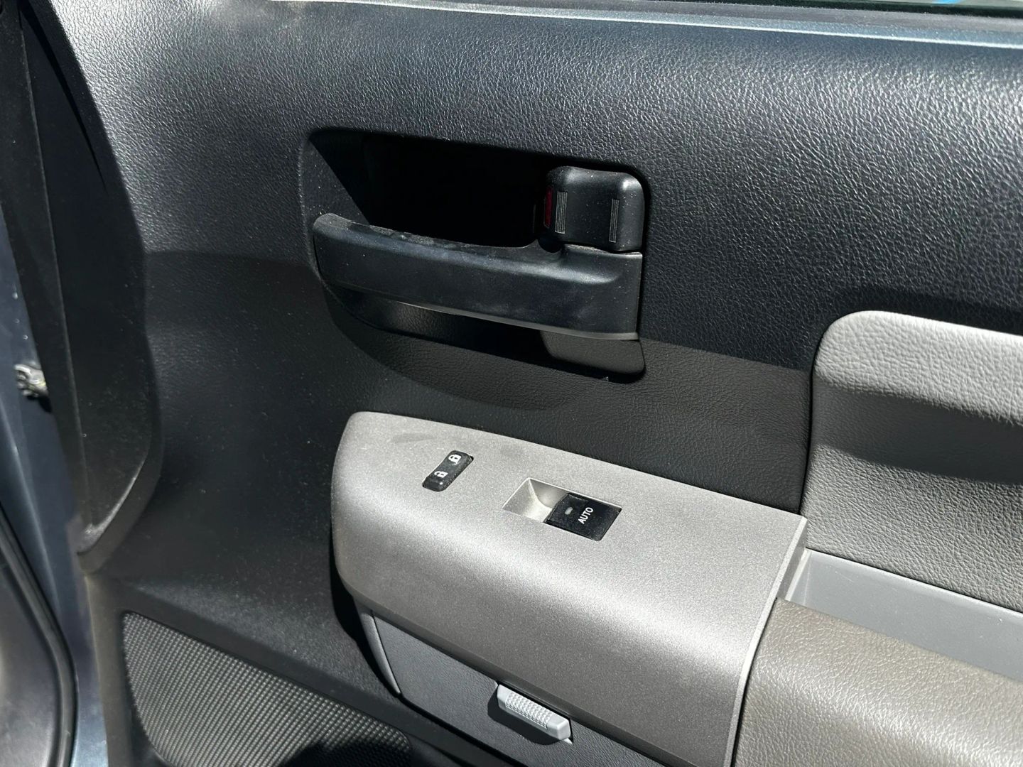 Photo 16 of this Toyota Sequoia