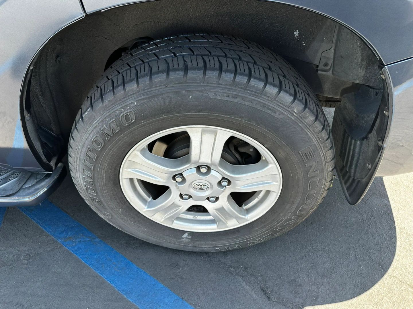 Photo 31 of this Toyota Sequoia