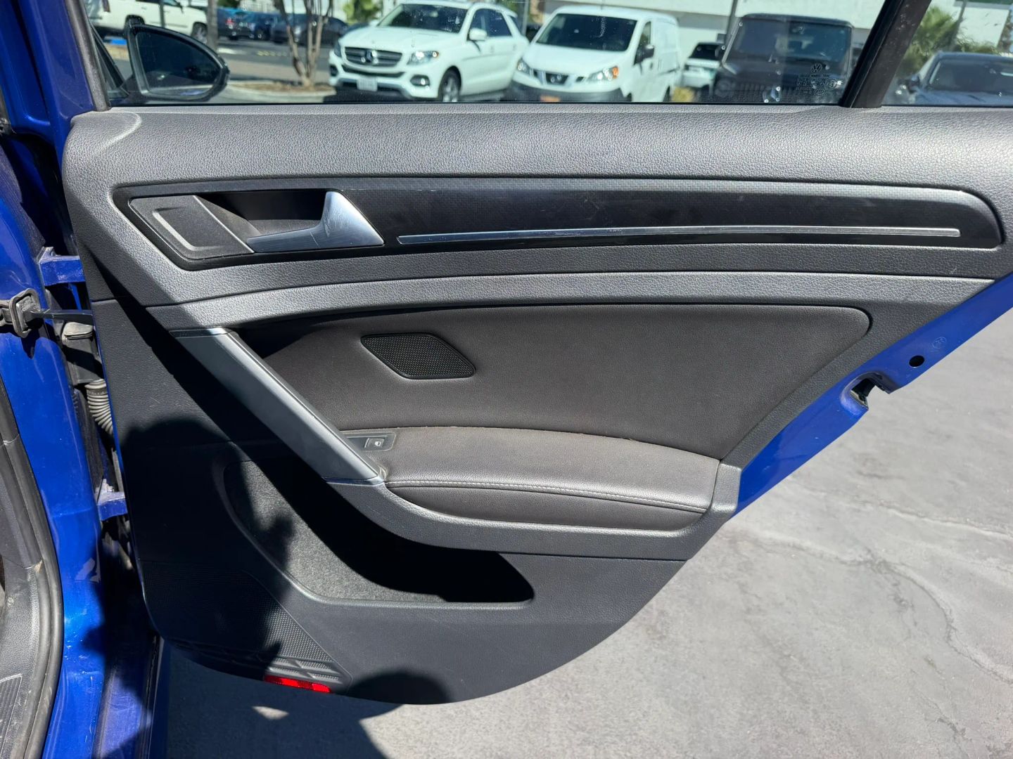 Photo 17 of this Volkswagen Golf R