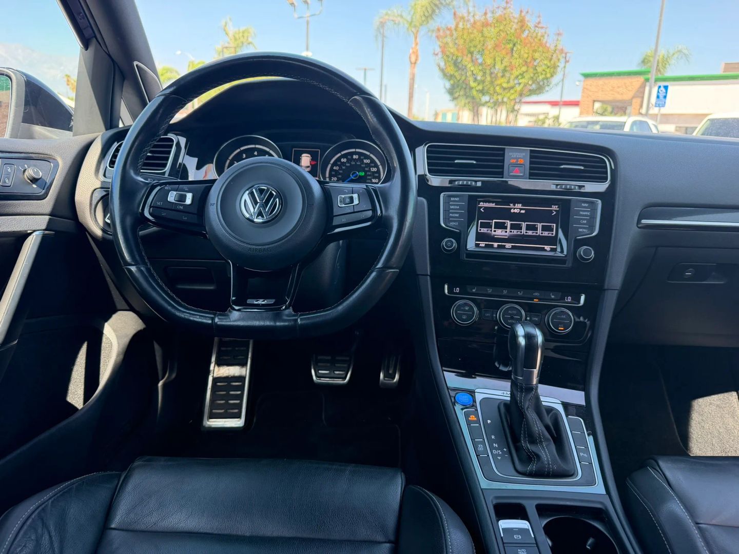 Photo 21 of this Volkswagen Golf R