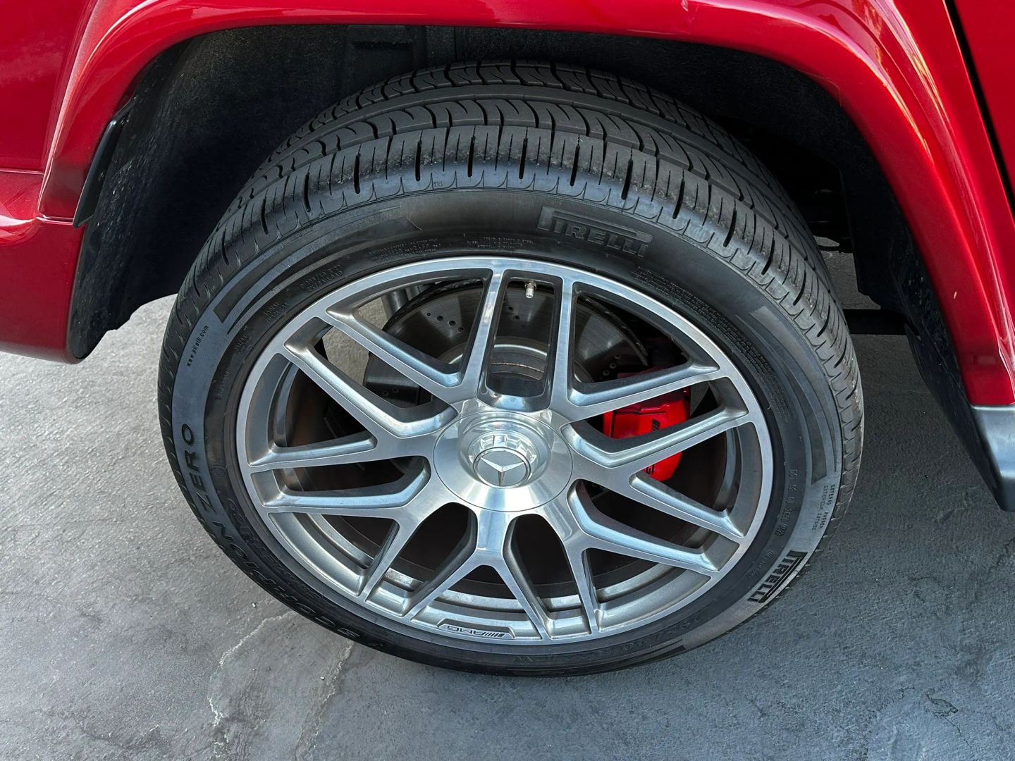 Photo 36 of this Mercedes-Benz AMG G 63