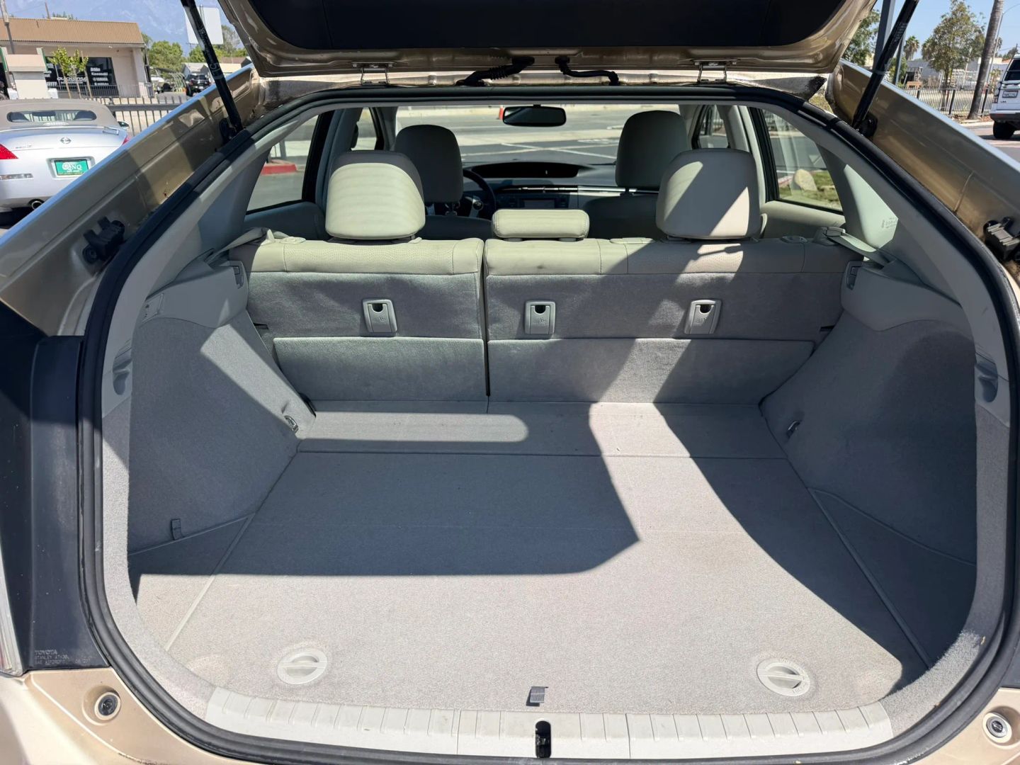 Photo 14 of this Toyota Prius