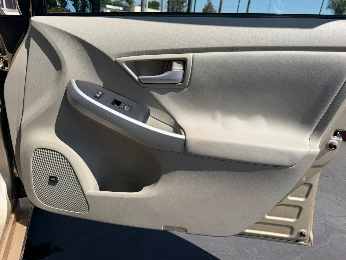Photo 16 of this Toyota Prius