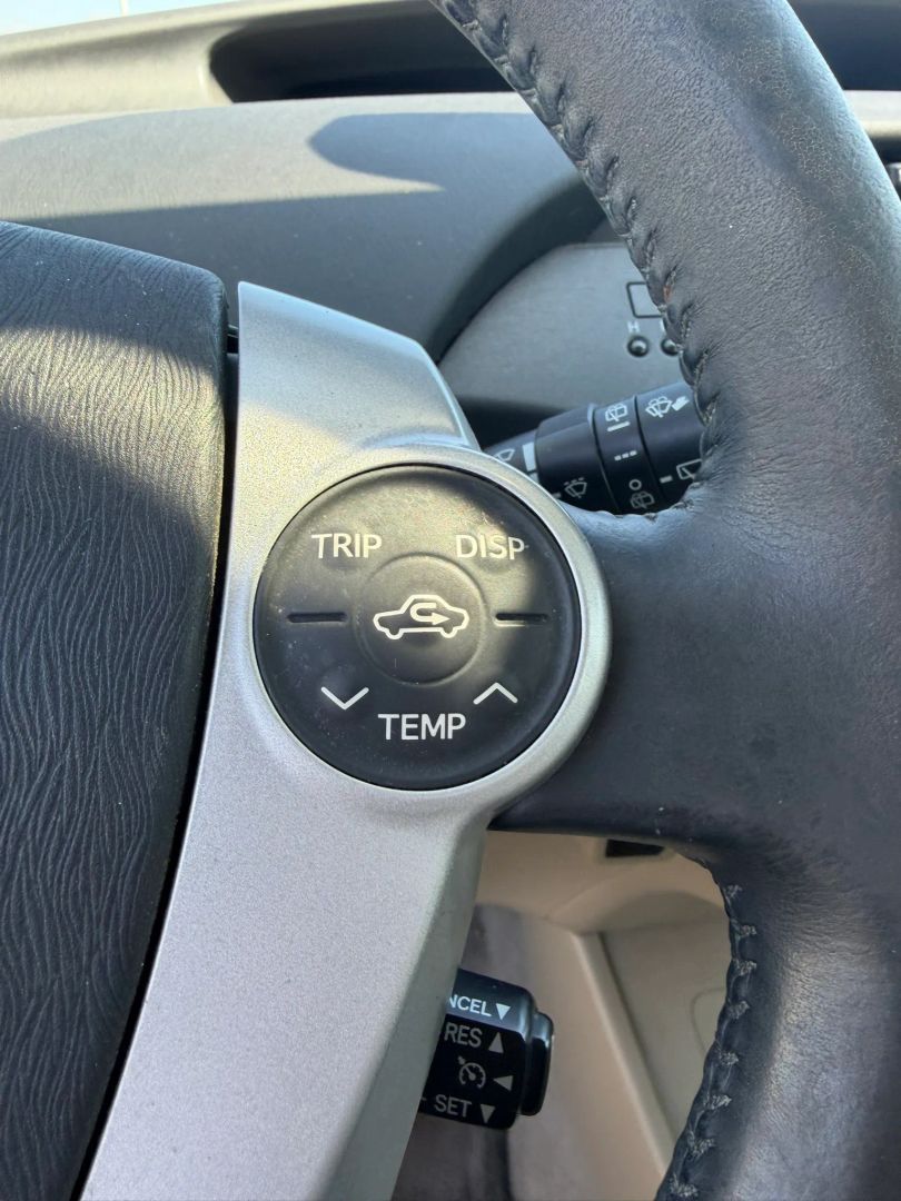 Photo 22 of this Toyota Prius