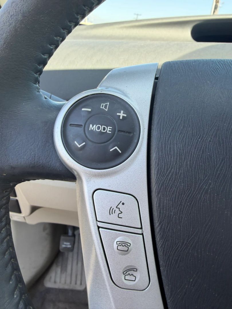 Photo 23 of this Toyota Prius