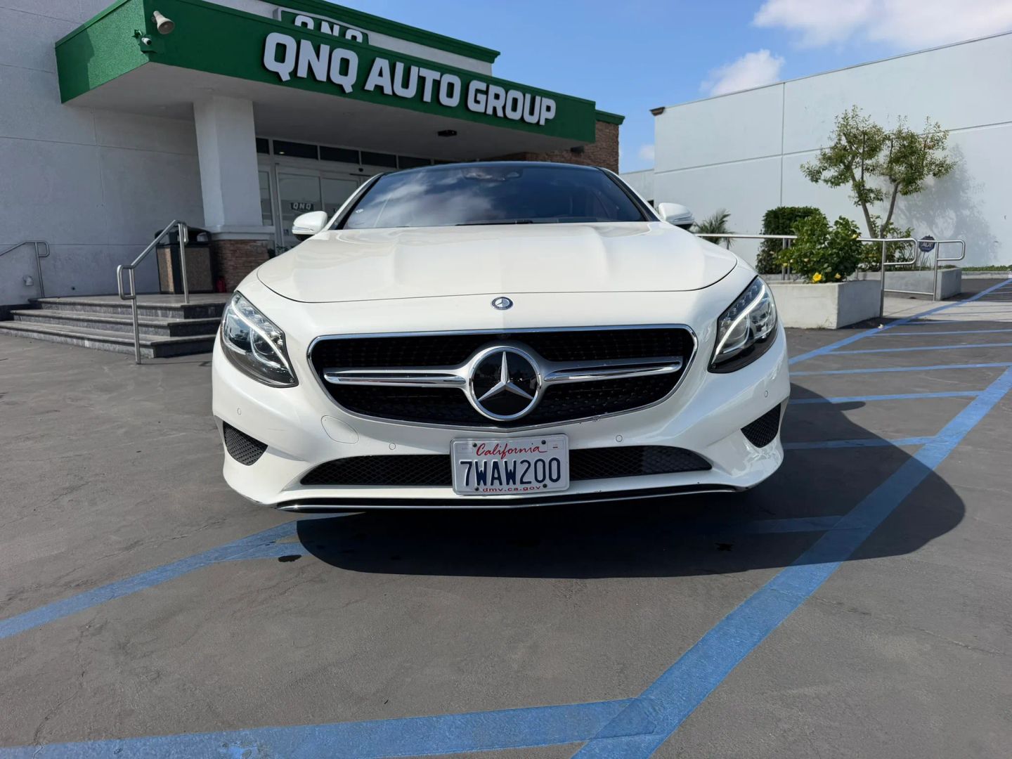 Photo 3 of this Mercedes-Benz S 550