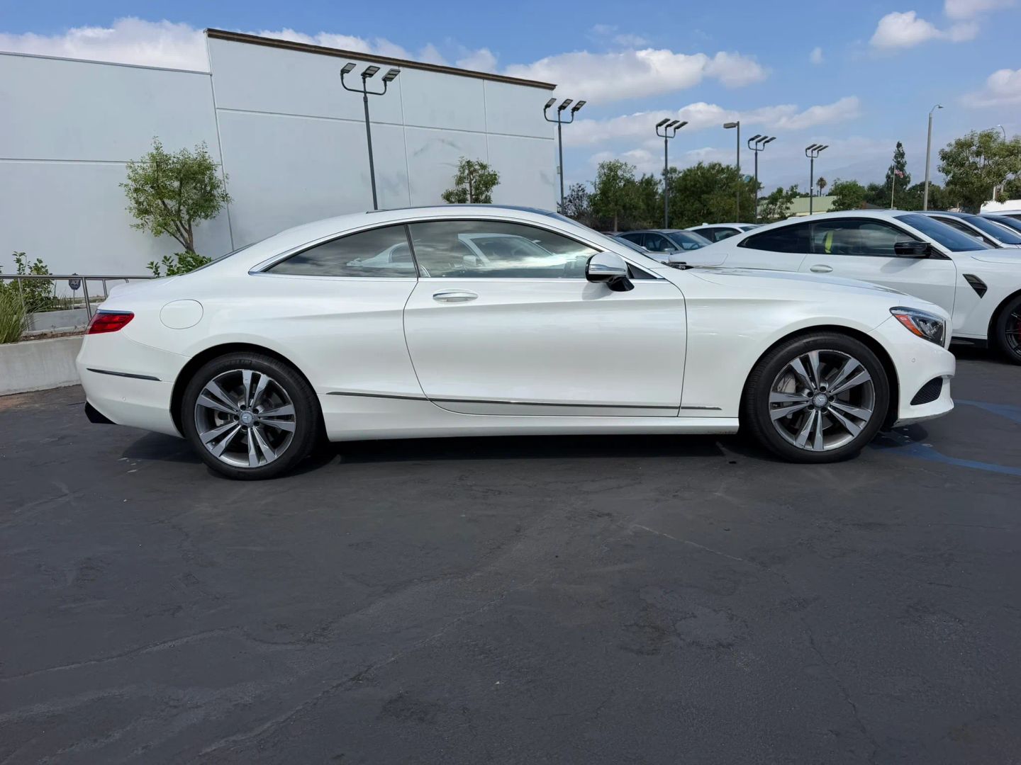 Photo 4 of this Mercedes-Benz S 550