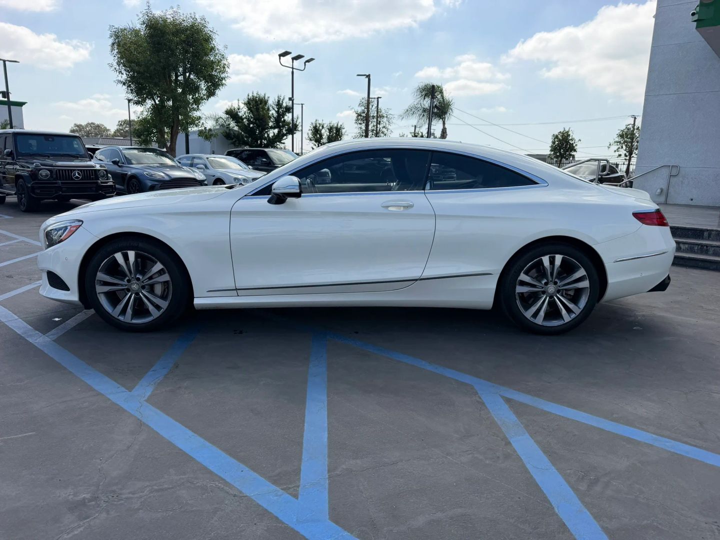 Photo 5 of this Mercedes-Benz S 550