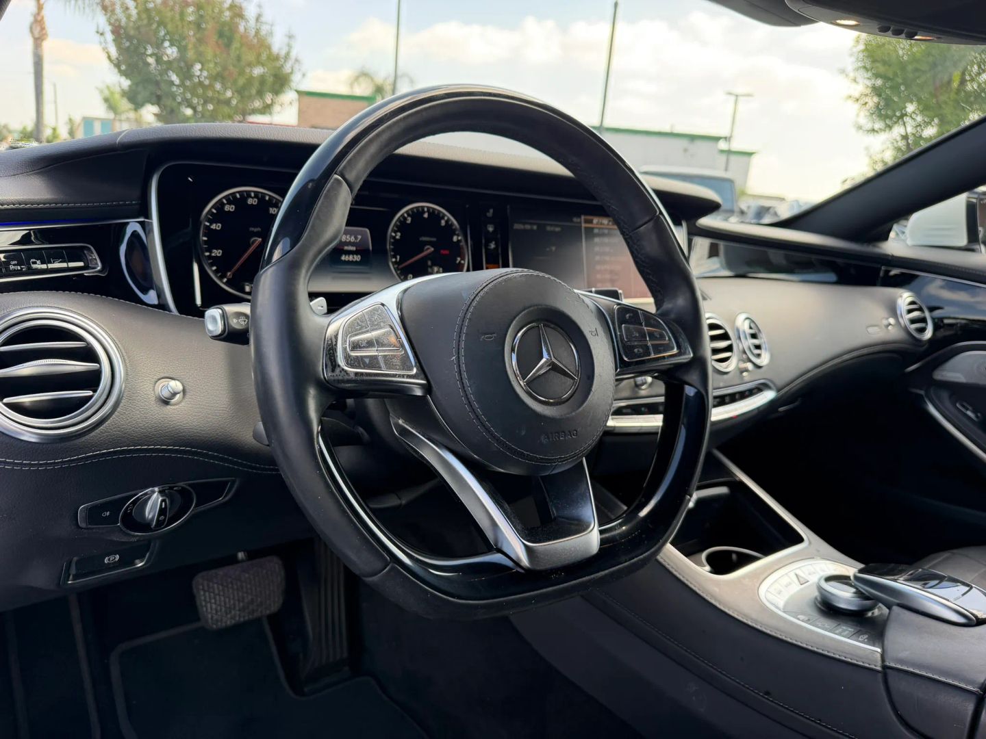 Photo 11 of this Mercedes-Benz S 550