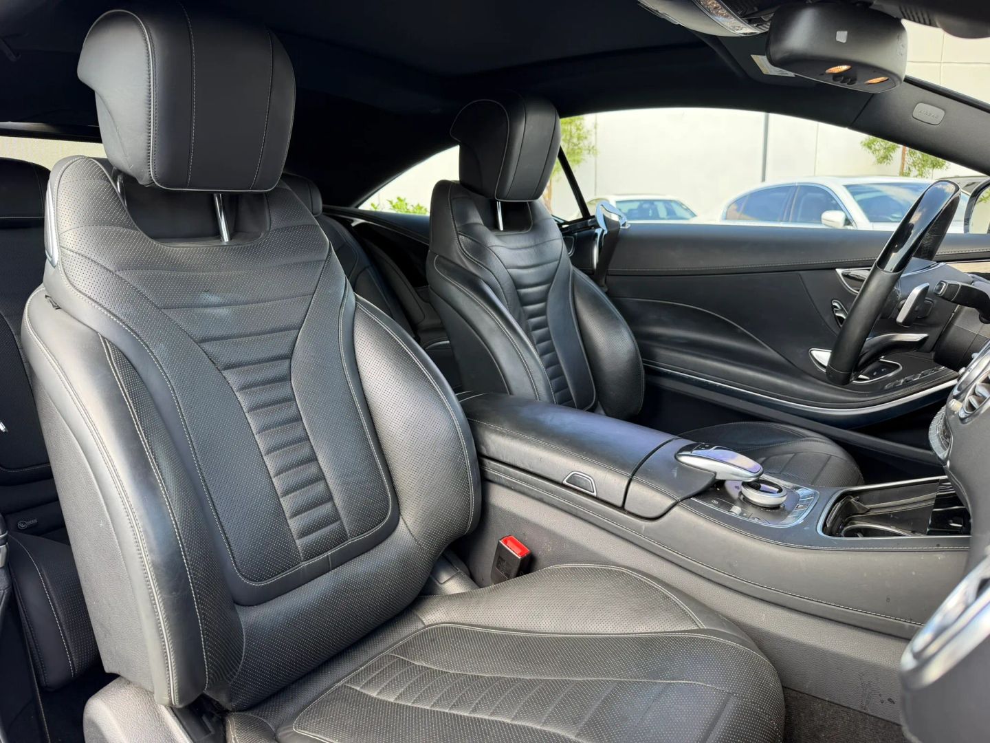 Photo 15 of this Mercedes-Benz S 550