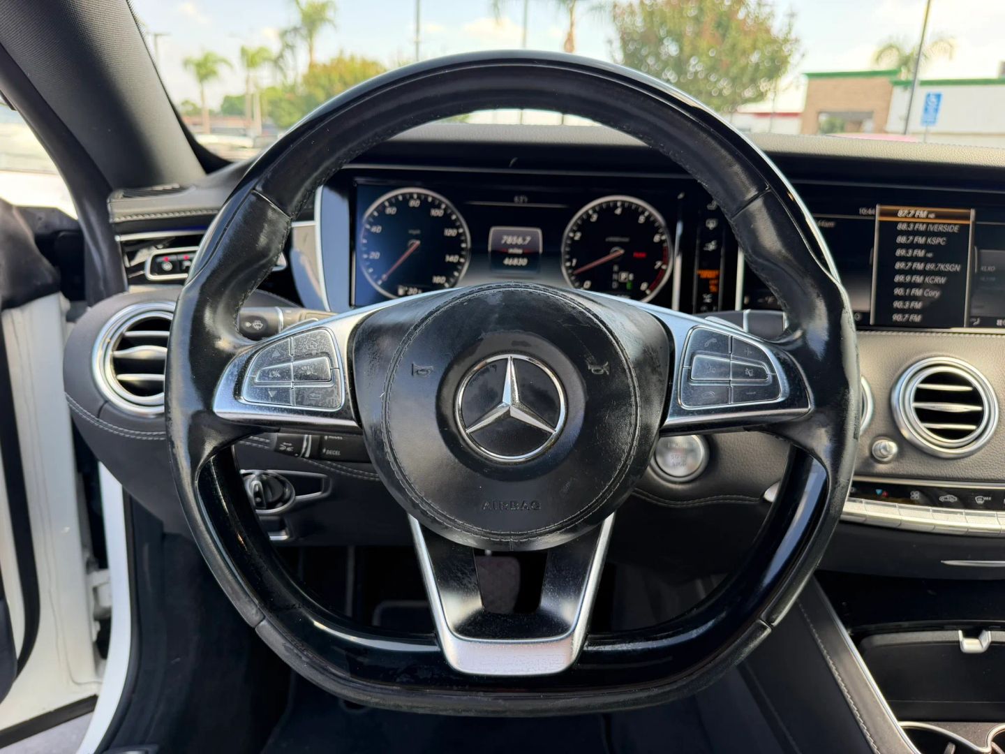 Photo 21 of this Mercedes-Benz S 550