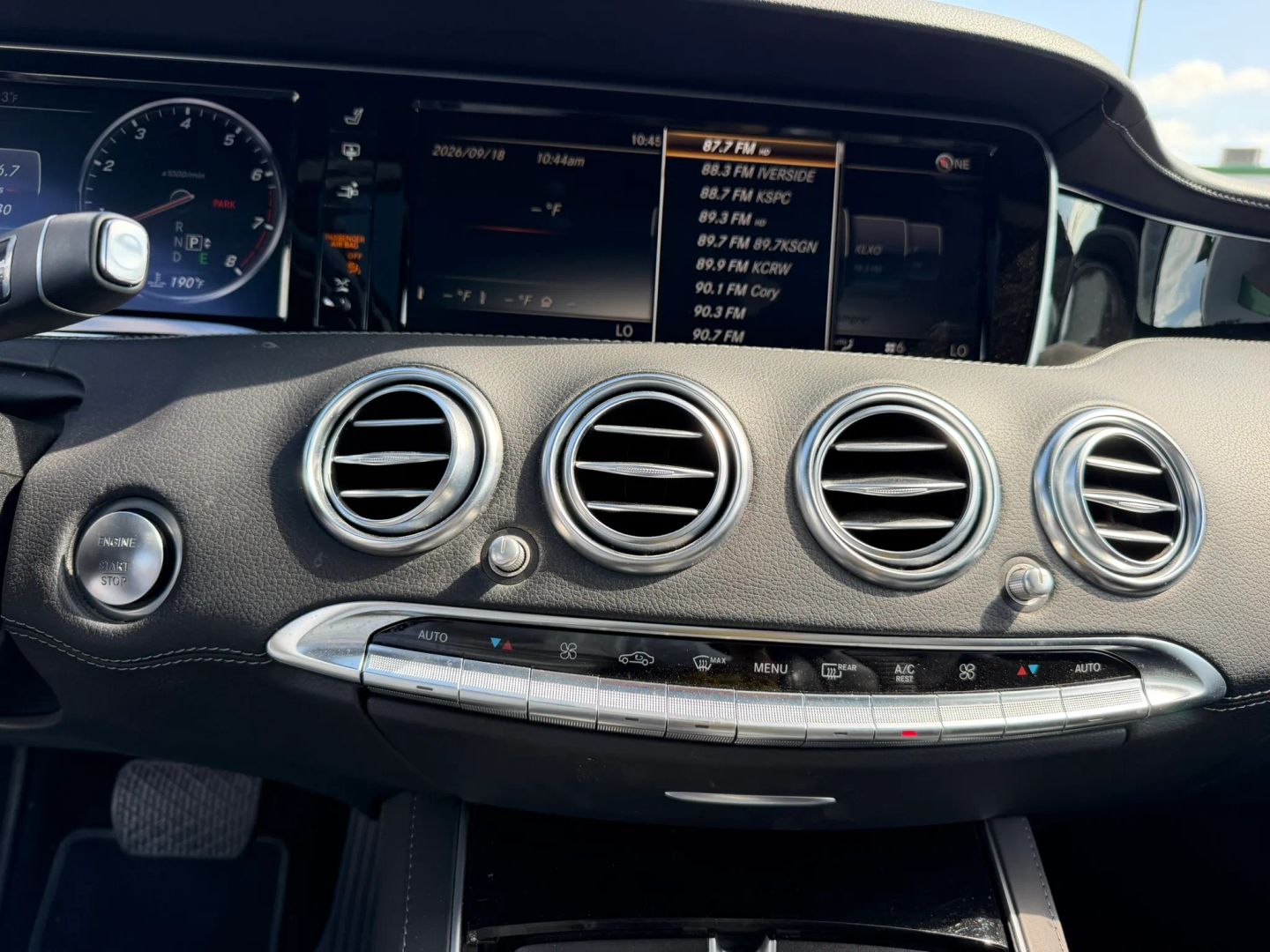Photo 28 of this Mercedes-Benz S 550