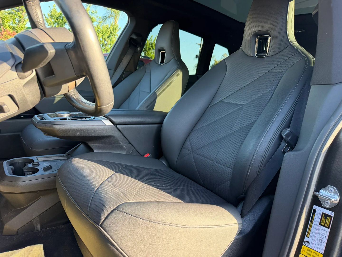Photo 9 of this BMW iX
