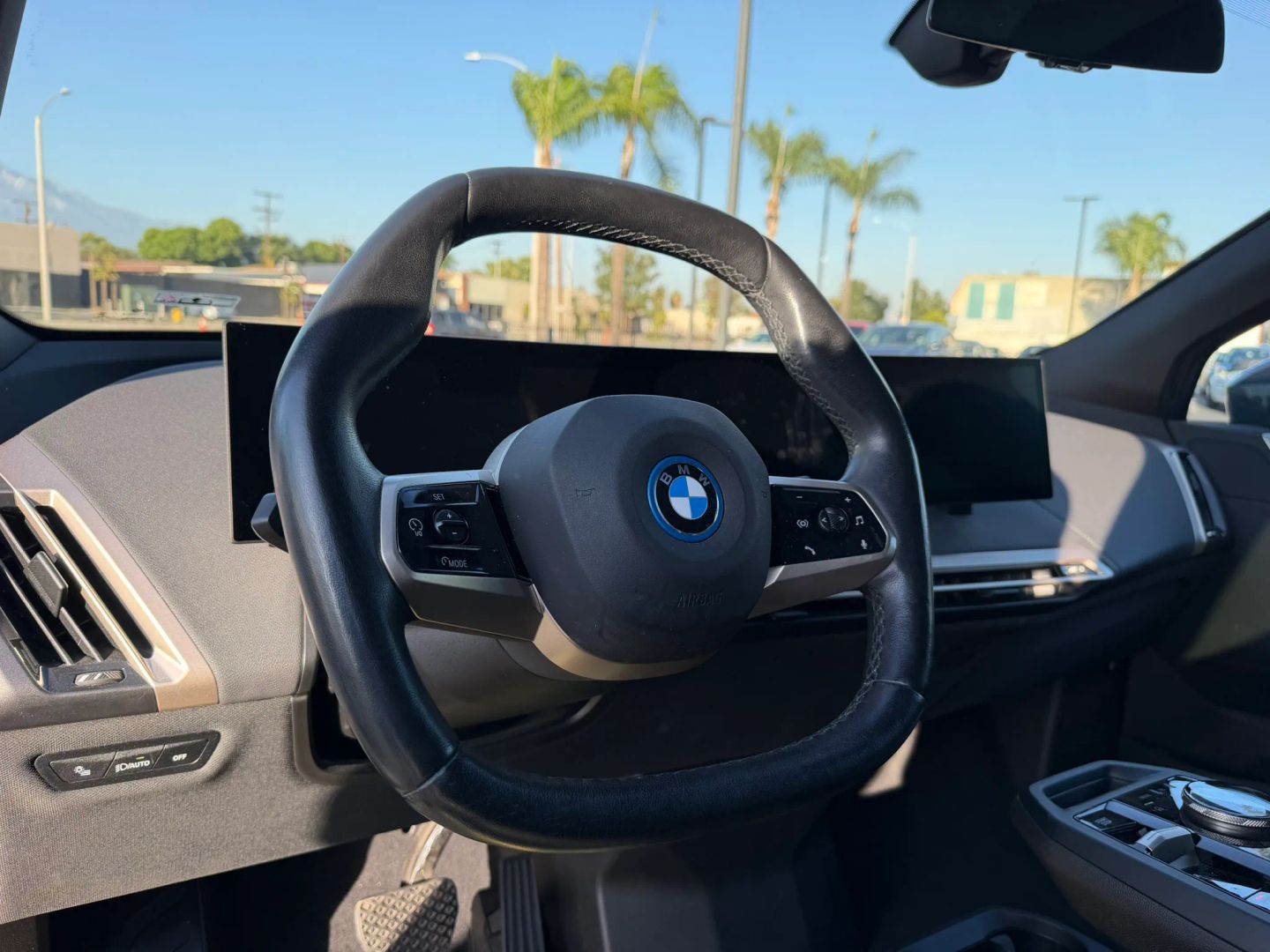 Photo 10 of this BMW iX