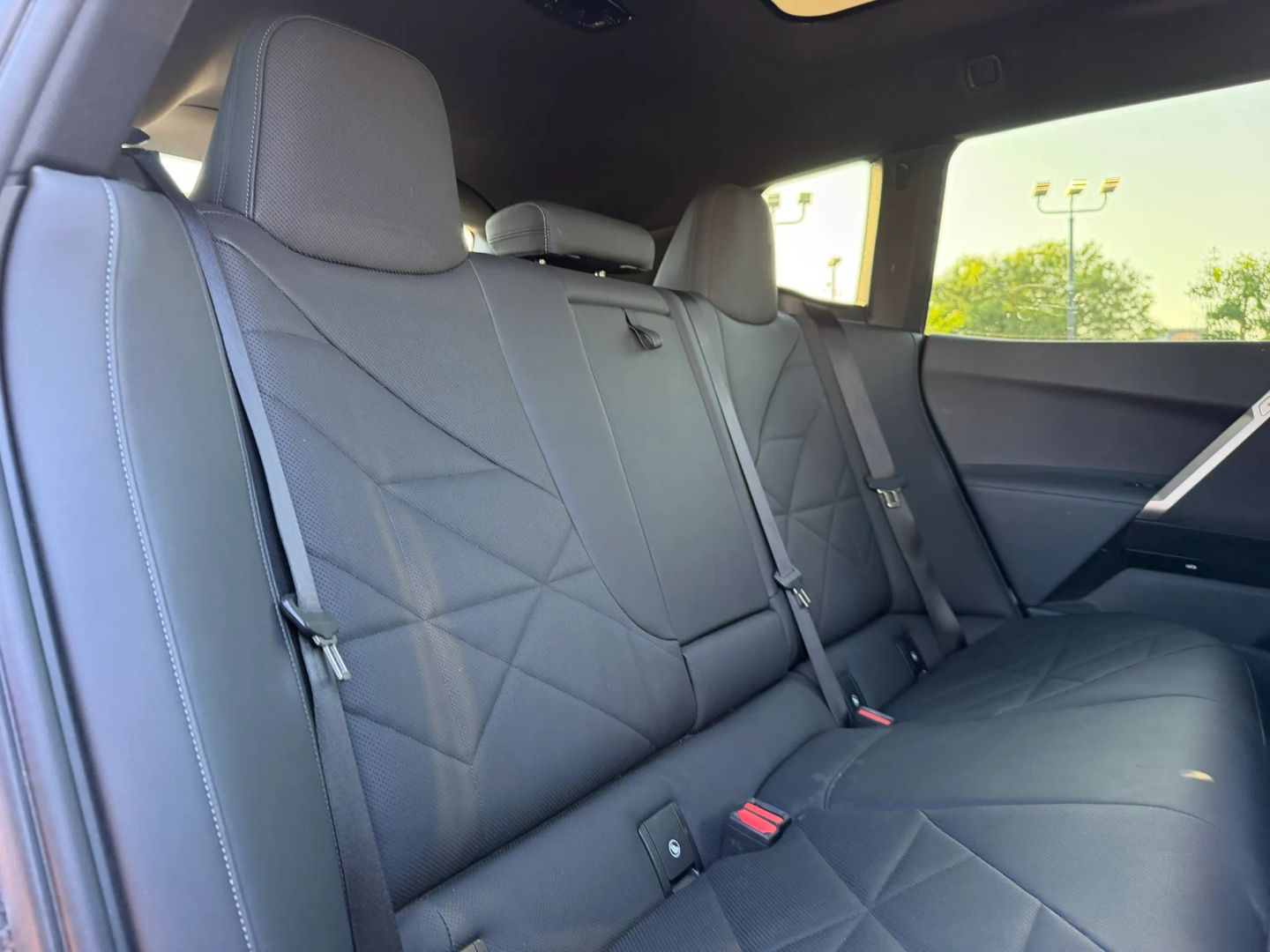 Photo 20 of this BMW iX