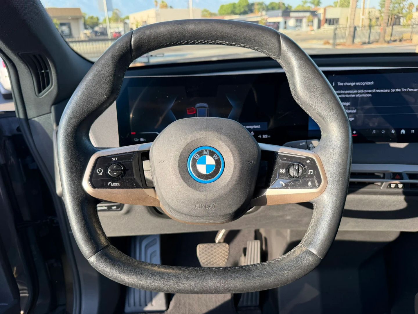 Photo 24 of this BMW iX