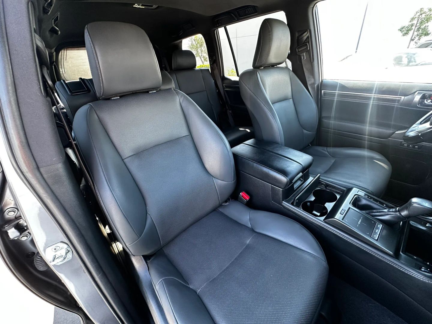 Photo 16 of this Lexus GX 460