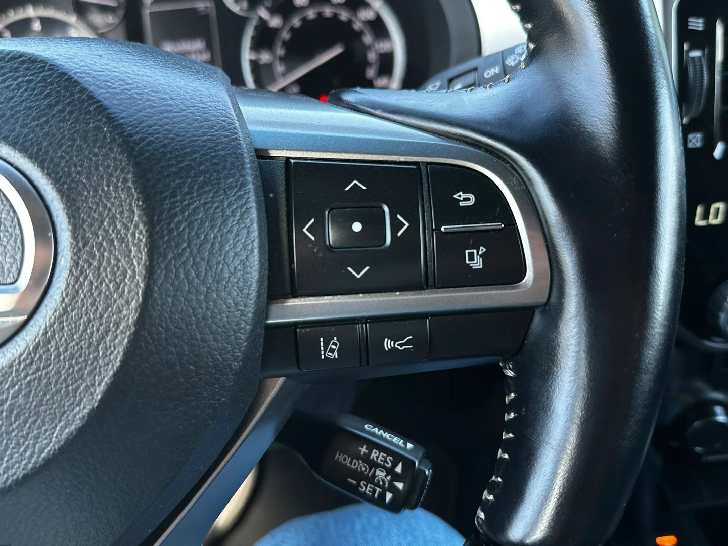 Photo 29 of this Lexus GX 460