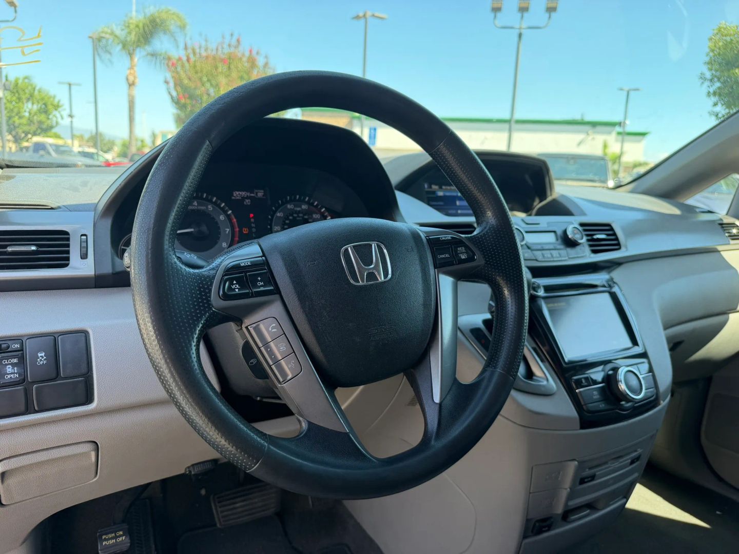 Photo 11 of this Honda Odyssey