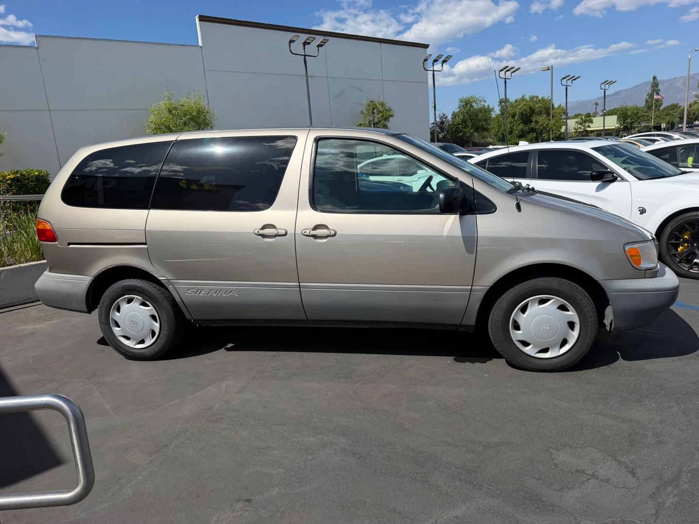 Photo 4 of this Toyota Sienna
