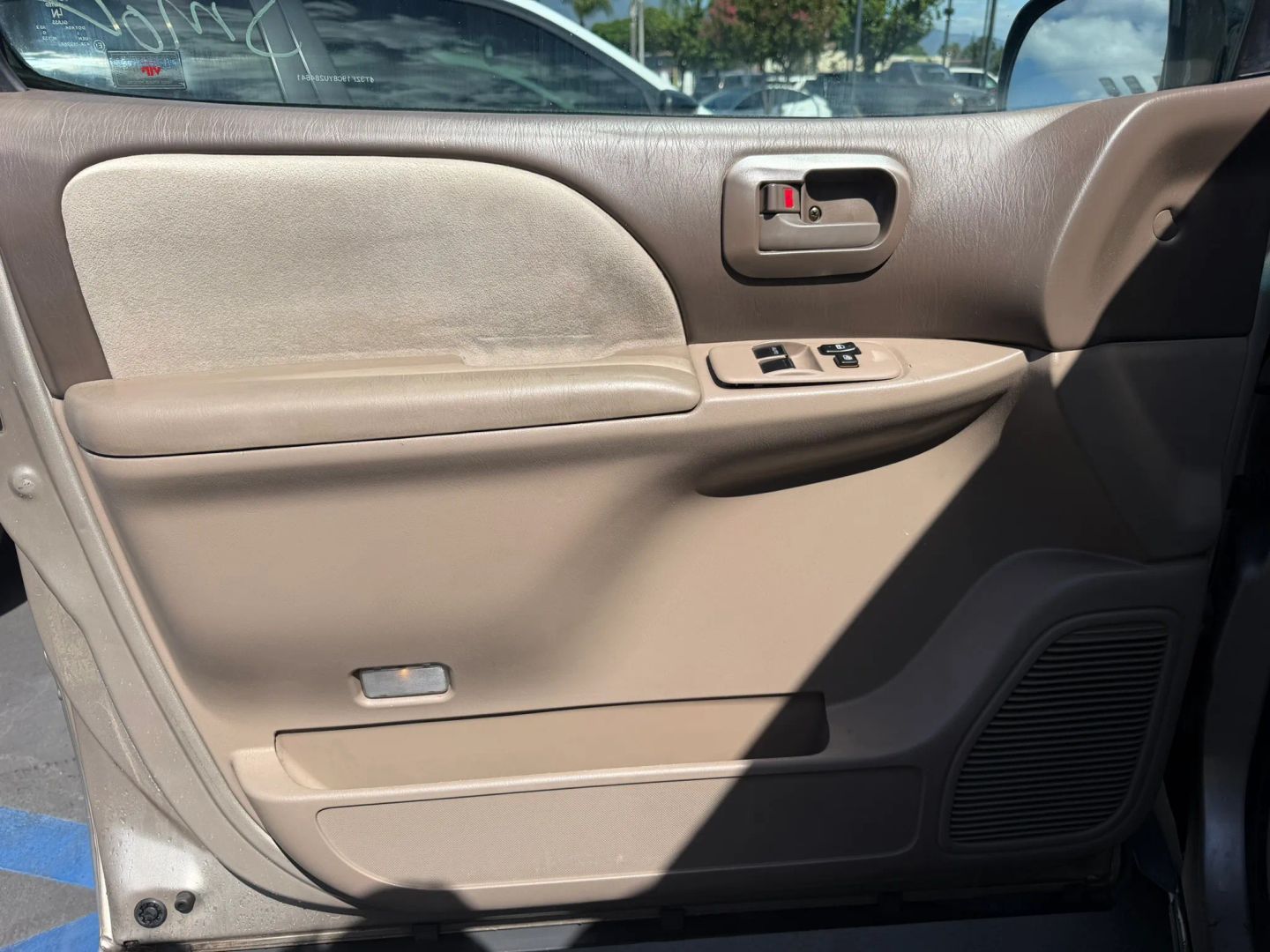 Photo 9 of this Toyota Sienna
