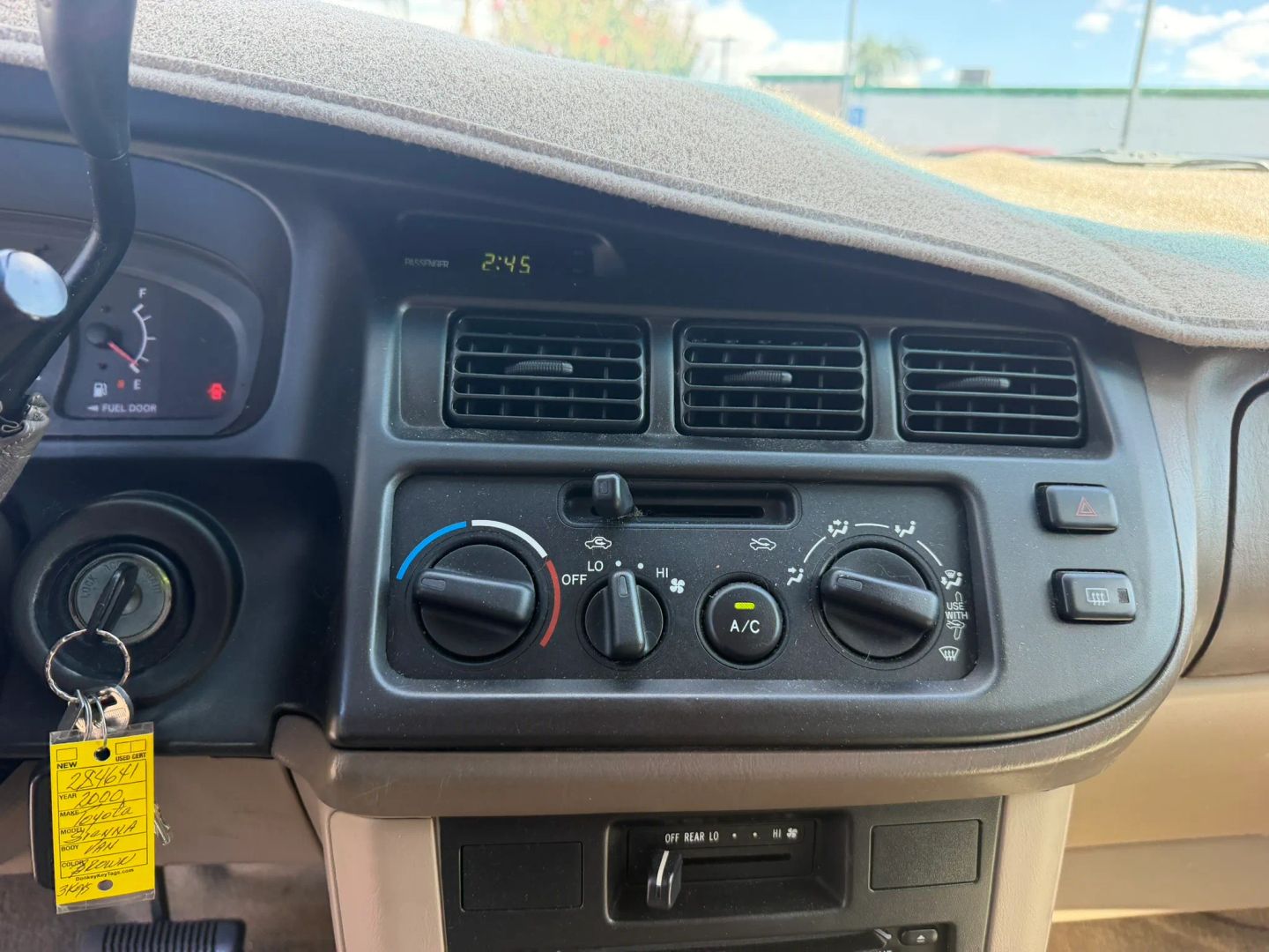 Photo 25 of this Toyota Sienna