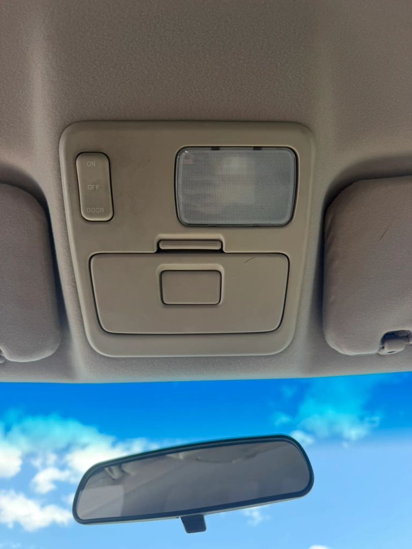 Photo 27 of this Toyota Sienna